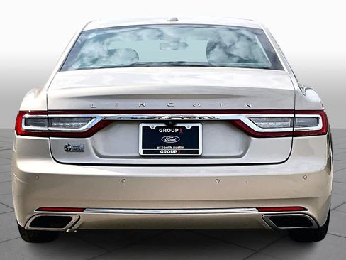 Used 2017 Lincoln Continental Premiere image 5
