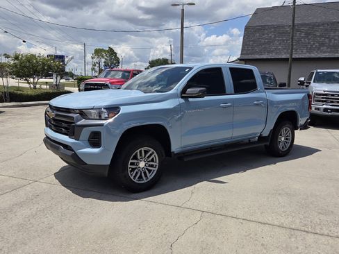 Used 2025 Chevrolet Colorado LT w/ Advanced Trailering Package RWD image 3