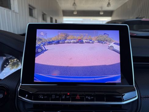 Used 2025 Jeep Compass Trailhawk image 20