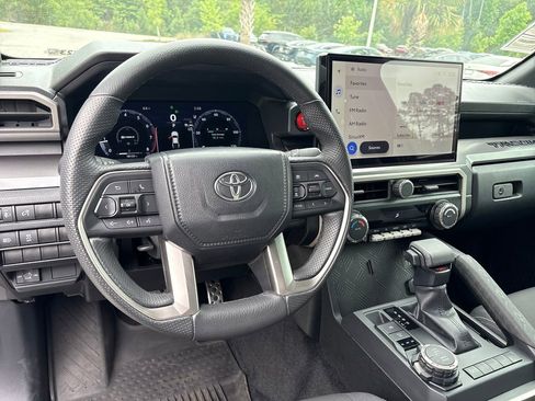 Used 2024 Toyota Tacoma TRD Sport AWD/4WD image 9