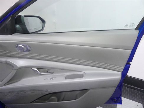 Used 2025 Hyundai Elantra Sport FWD image 19