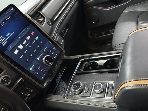 Used 2023 Ford Expedition Platinum image 21