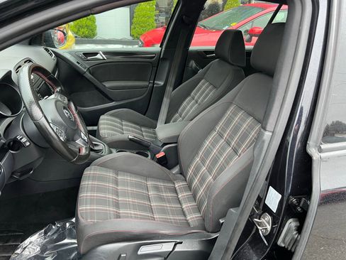 Used 2010 Volkswagen GTI 4-Door image 17
