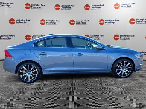 Used 2018 Volvo S60 T5 Inscription image 8