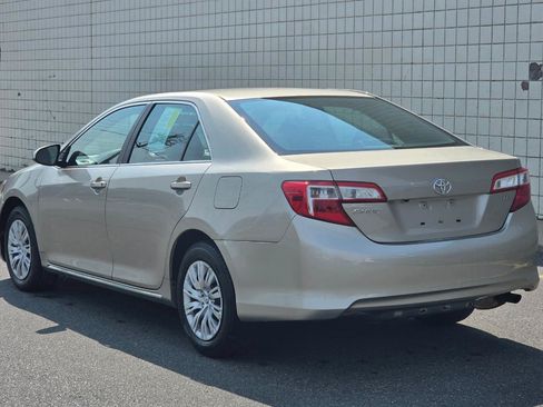 Used 2014 Toyota Camry LE FWD image 5