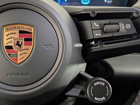 New 2026 Porsche Macan 4 Electric image 38