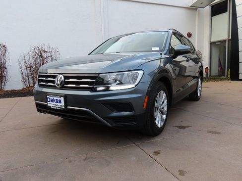 Used 2018 Volkswagen Tiguan S image 3