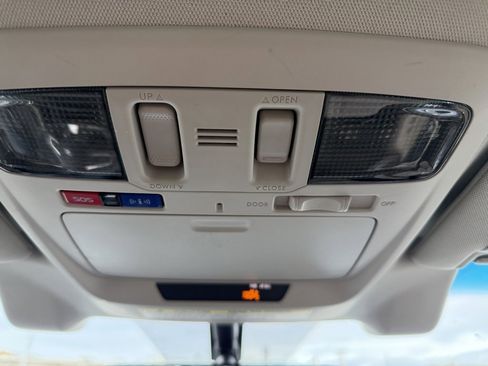 Used 2017 Subaru Outback 2.5i Limited image 19