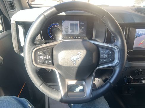 Used 2022 Ford Bronco Badlands image 24