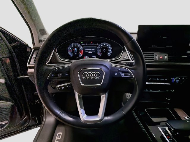 Used 2021 Audi Q5 2.0T Premium Plus w/ Premium Plus Package AWD/4WD image 12