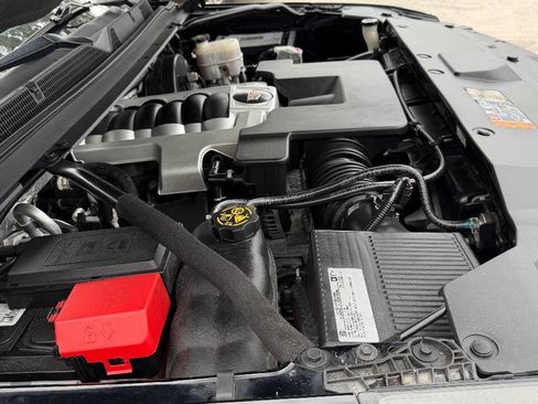 Used 2018 Cadillac Escalade ESV Premium Luxury image 24