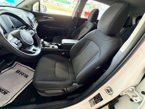 Used 2023 Kia Sportage LX AWD/4WD image 15