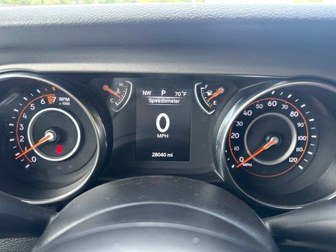 Used 2021 Jeep Gladiator Sport AWD/4WD image 23