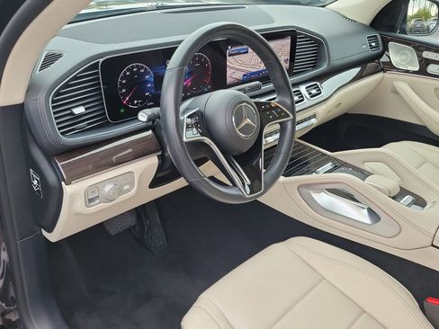 Certified 2024 Mercedes-Benz GLS 450 4MATIC image 23