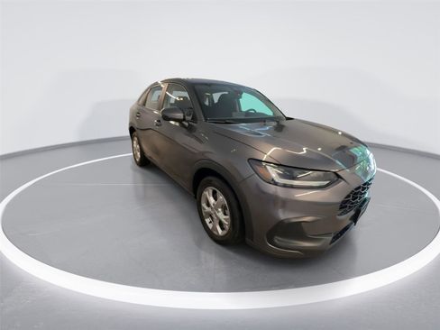 Used 2023 Honda HR-V LX image 1