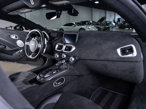 Used 2021 Aston Martin V8 Vantage Coupe image 67