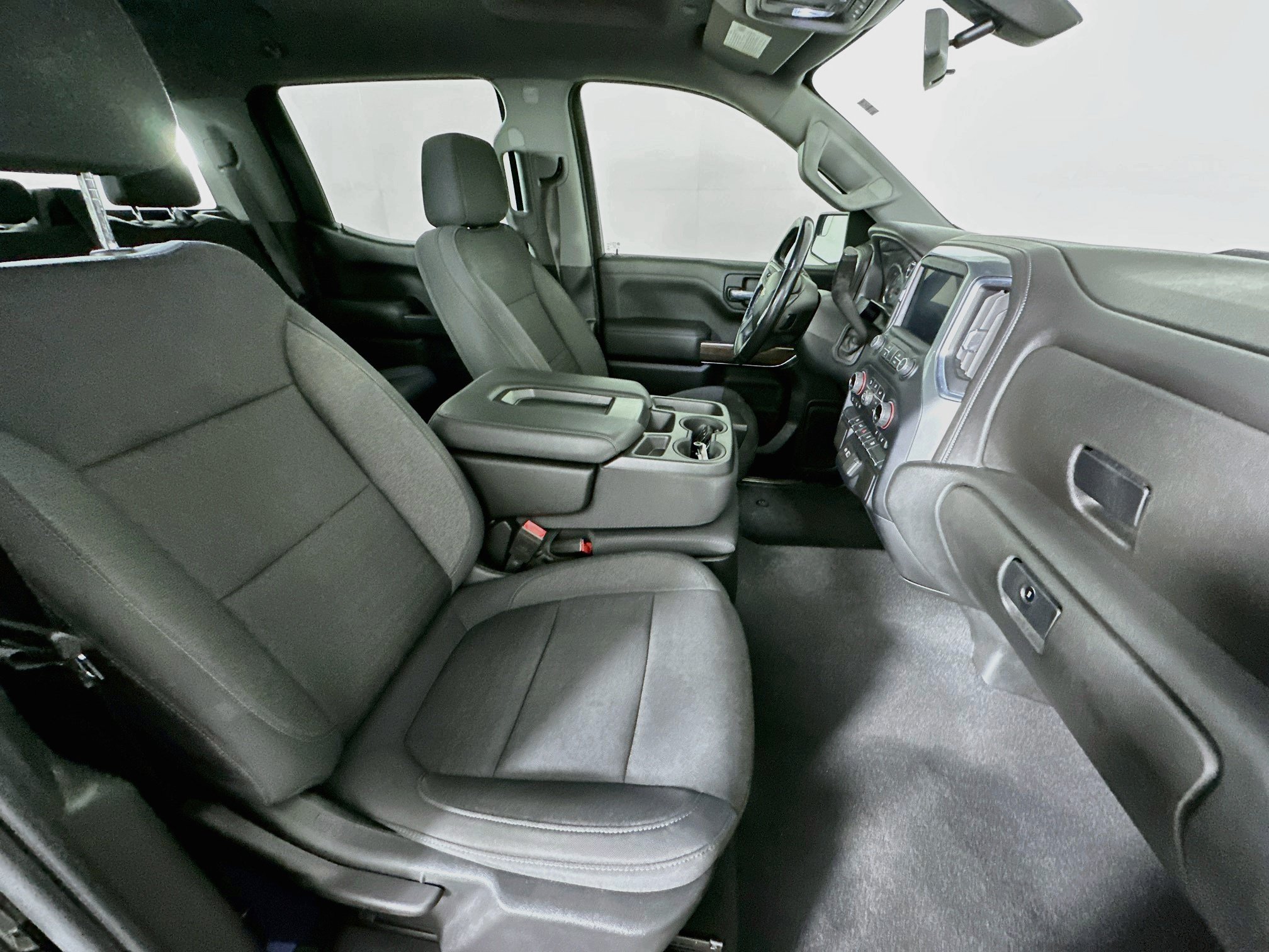 Used 2021 Chevrolet Silverado 1500 LT RWD image 30