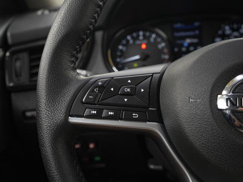 Used 2019 Nissan Rogue SV AWD/4WD image 24