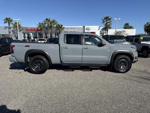 Used 2025 Nissan Frontier PRO-4X image 2