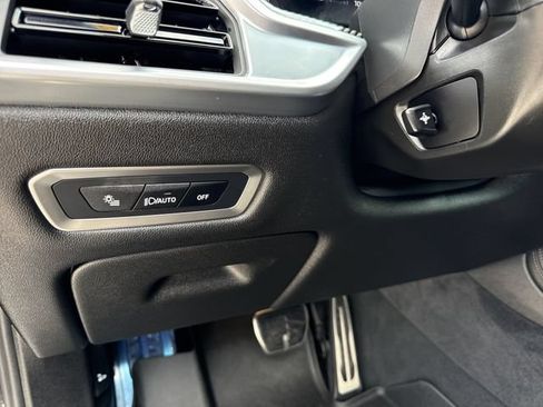 Used 2025 BMW X7 M60i AWD/4WD image 57