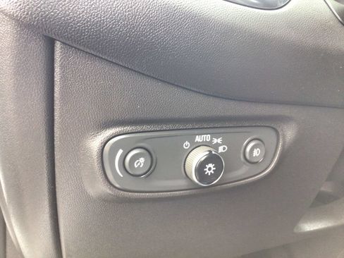 Used 2021 Chevrolet Equinox LT AWD/4WD image 18