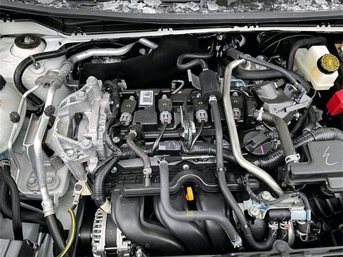 Used 2025 Nissan Kicks SR image 34