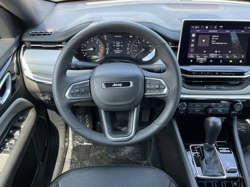 Used 2023 Jeep Compass Limited AWD/4WD image 11