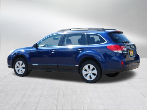 Used 2011 Subaru Outback 2.5i Premium w/ All-Weather Pkg AWD/4WD image 5