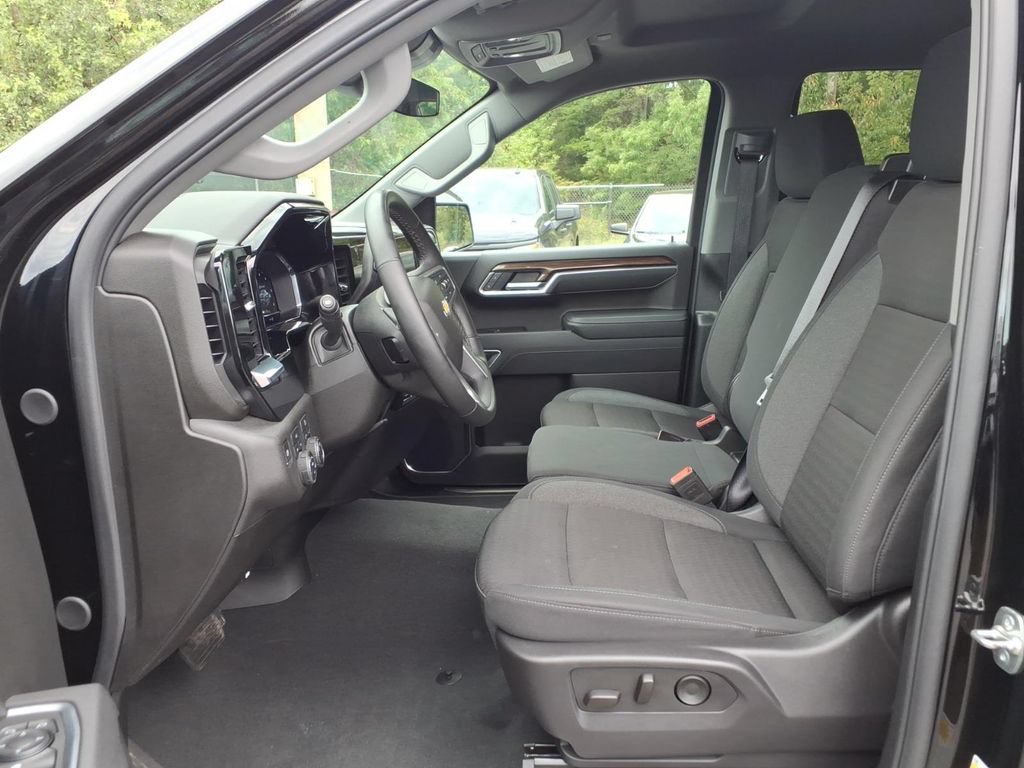 Certified 2025 Chevrolet Silverado 1500 LT AWD/4WD image 11