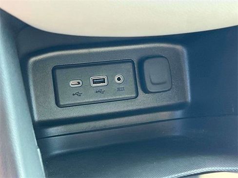 Used 2023 Chevrolet Equinox LS w/ LS Convenience Package image 30