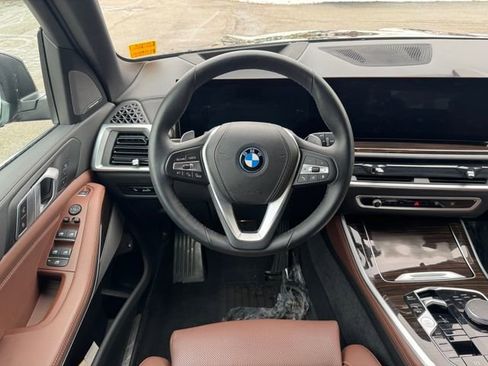 Certified 2024 BMW X5 xDrive50e w/ Premium Package image 20