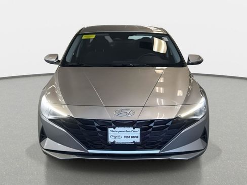 Used 2023 Hyundai Elantra SEL w/ Convenience Package image 2