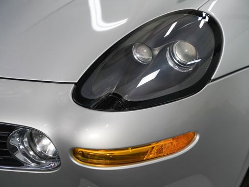 Used 2001 BMW Z8 RWD image 17