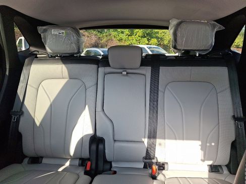 New 2025 Ford Escape SE w/ PHEV Premium Package FWD image 20