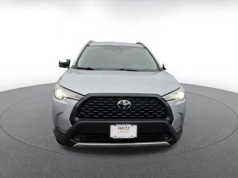Used 2025 Toyota Corolla Cross LE image 4