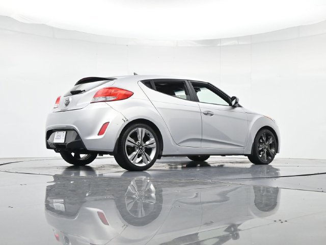 Used 2017 Hyundai Veloster Value Edition FWD image 35