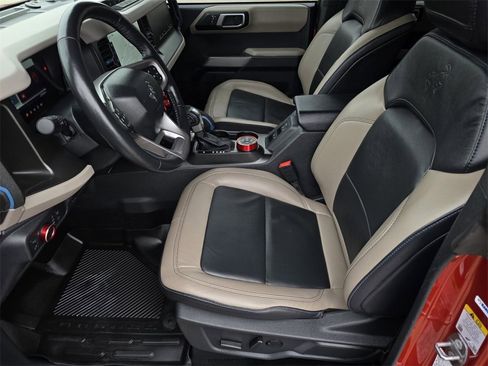 Used 2022 Ford Bronco Wildtrak image 15