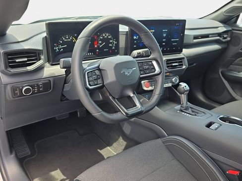 Used 2025 Ford Mustang Coupe RWD image 15