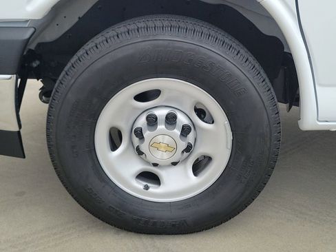 New 2026 Chevrolet Express 2500 RWD image 20