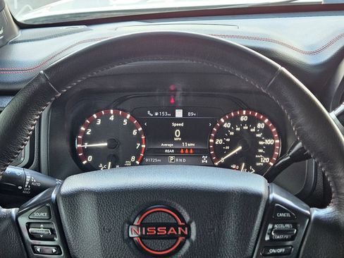 Used 2023 Nissan Titan PRO-4X w/ Pro-4x Convenience Package AWD/4WD image 16