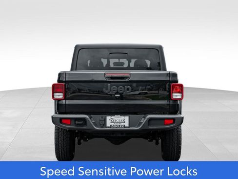 Used 2022 Jeep Gladiator Sport AWD/4WD image 6