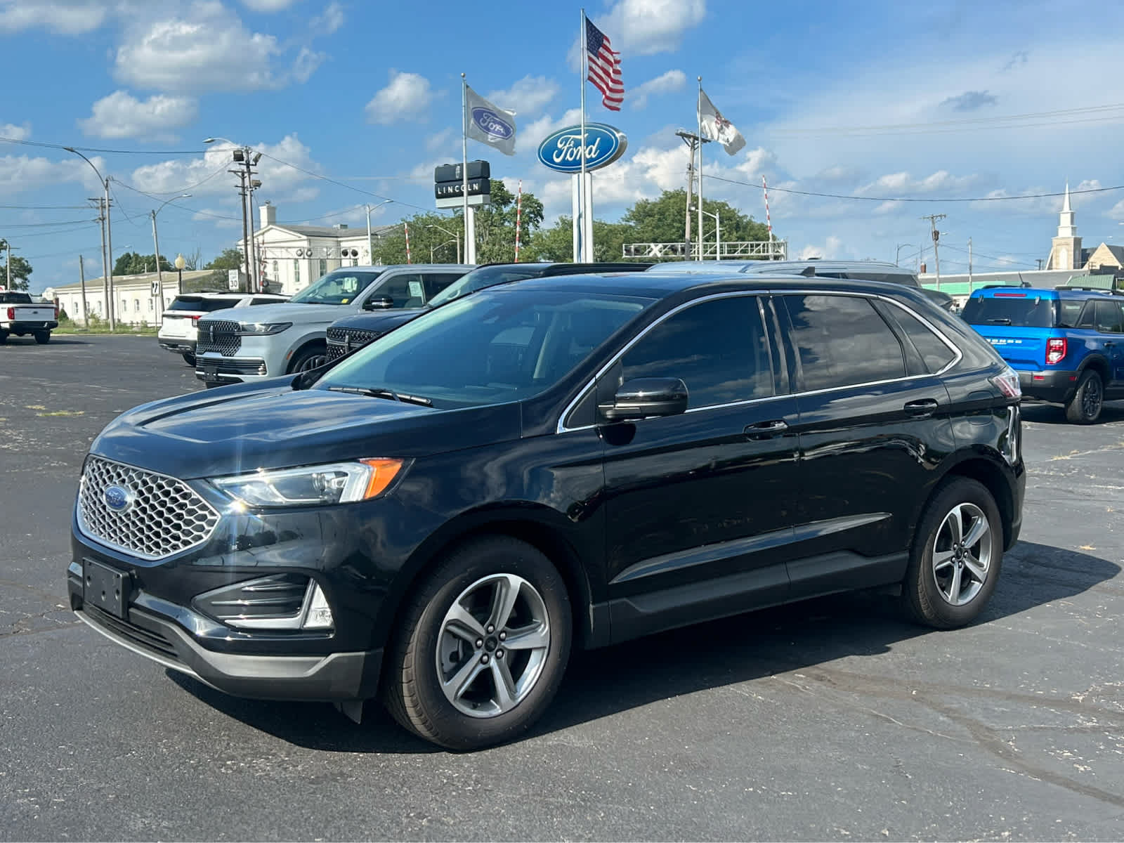 Used 2024 Ford Edge SEL w/ Convenience Package AWD/4WD image 2