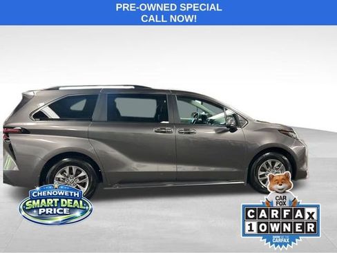 Used 2023 Toyota Sienna XLE image 5