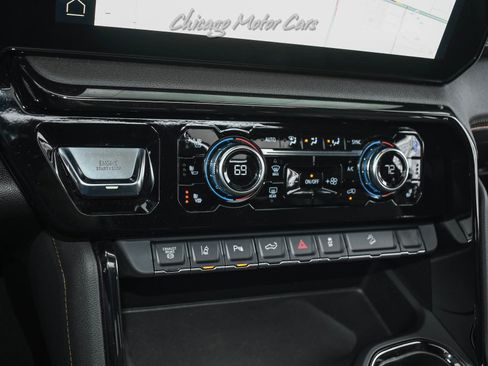 Used 2024 GMC Sierra 2500 AT4 w/ AT4 Premium Plus Package image 21