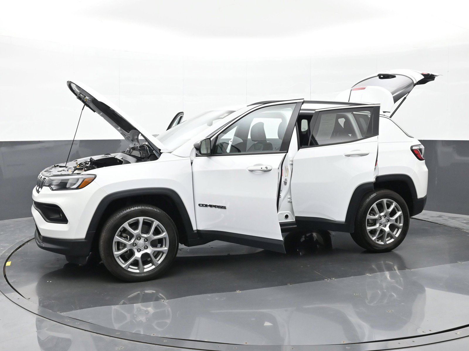 Used 2023 Jeep Compass Latitude AWD/4WD image 48