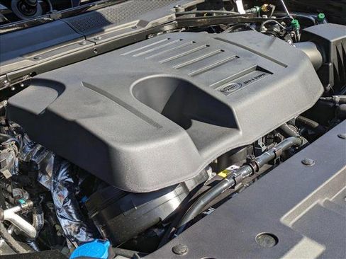 New 2025 Land Rover Defender 110 S image 19