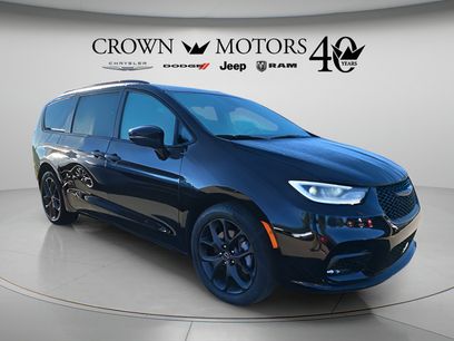 Used 2025 Chrysler Pacifica Limited