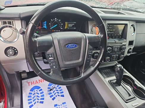 Used 2017 Ford Expedition XLT w/ Equipment Group 202A AWD/4WD image 13