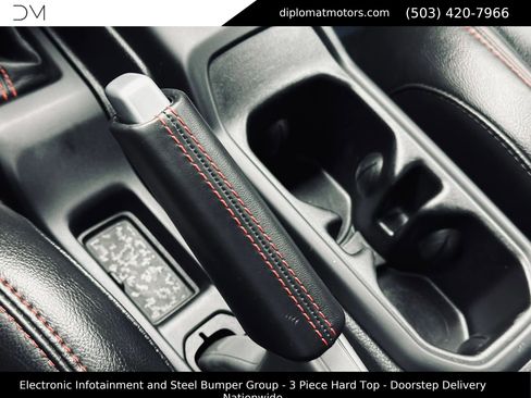 Used 2018 Jeep Wrangler Unlimited Rubicon AWD/4WD image 41