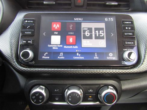 Used 2023 Nissan Kicks SV image 10